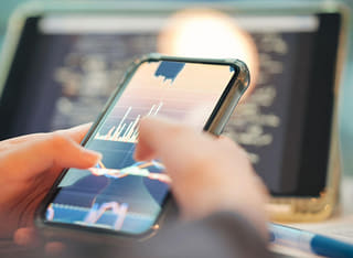 Průhledný proces řízení a prevodu finančních prostředků pod kontrolou investora